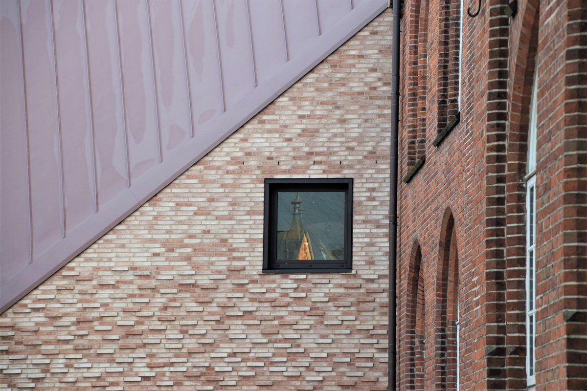 Der Neubau verbindet sich mit den denkmalgeschützten Bestandsgebäuden. Foto: Kreis Dithmarschen