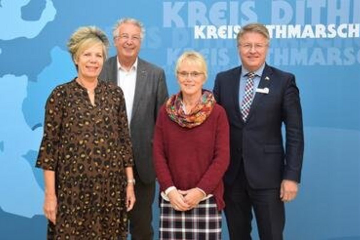 Gruppenbild von den im Text beschriebenen Personen